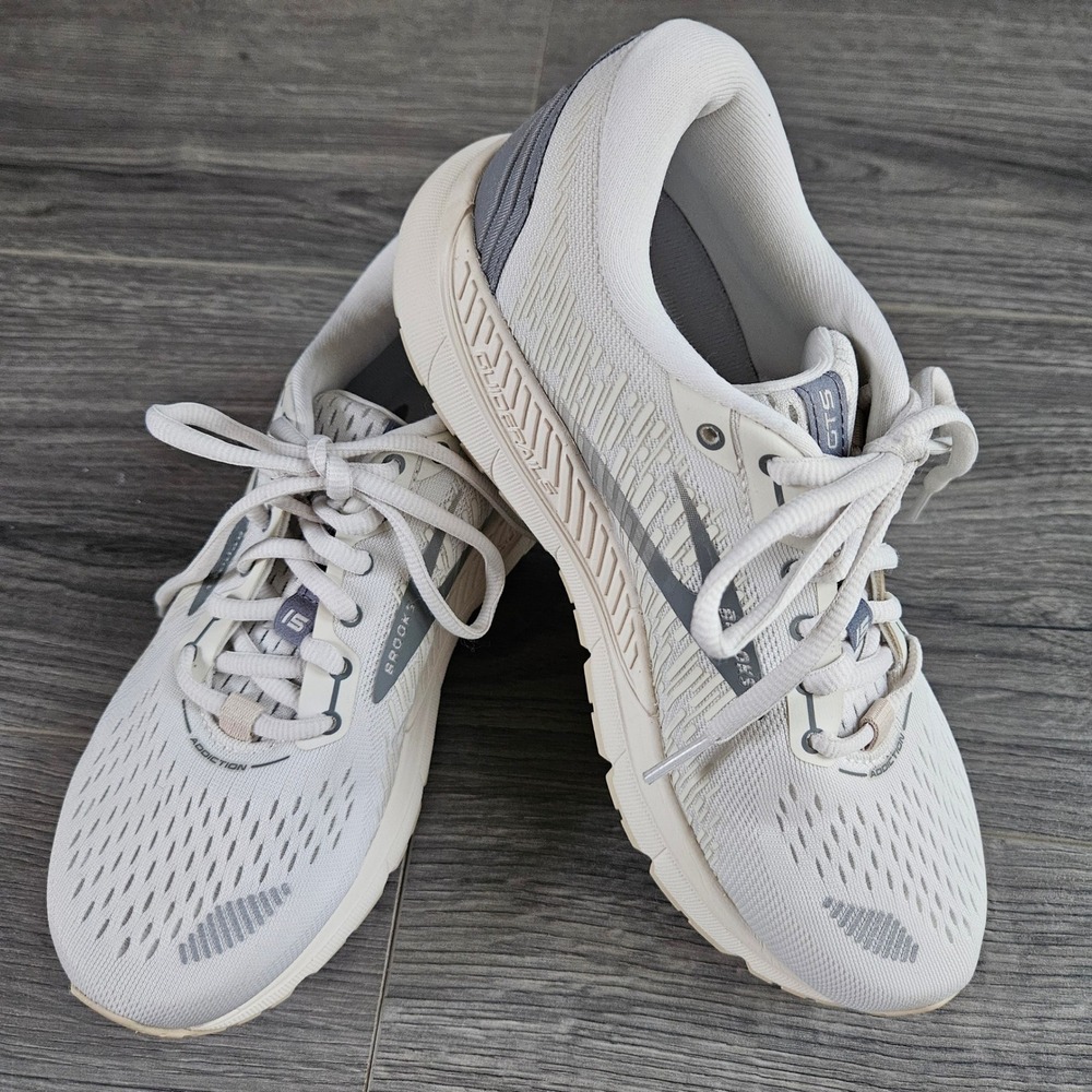 Brooks Women's White and Gray Athletic Running Shoes